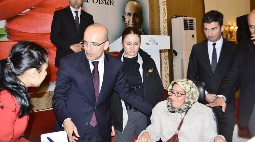Bakan Şimşek, 8 Mart D&uuml;nya Kadınlar G&uuml;n&uuml; Kutlamasına Katıldı