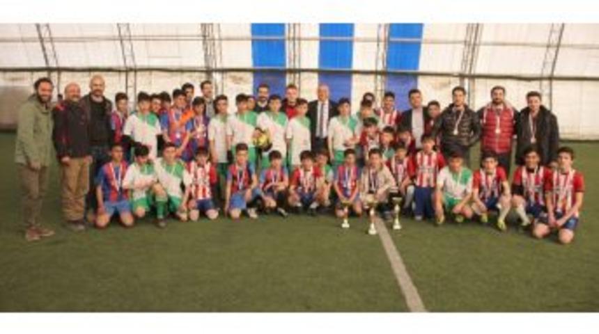 Hakkari&rsquo;de Futbol M&uuml;sabakaları Sona Erdi