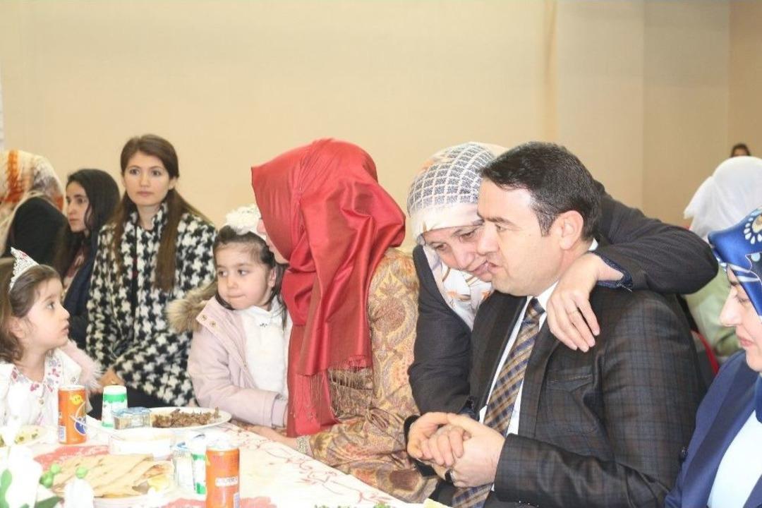 Sakık&rsquo;ın Yerine Kayyum Olarak Belediye Başkanı Atanan Vali Işın: