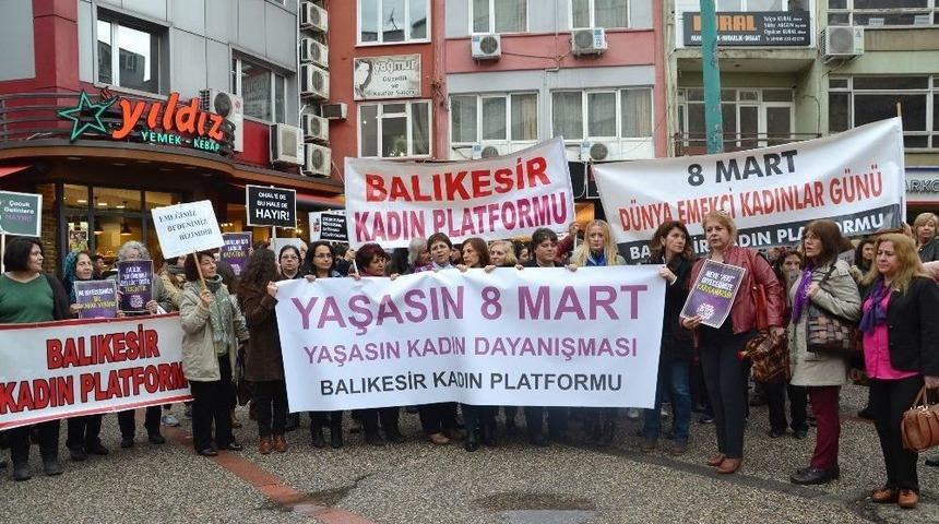 Balıkesirli Kadınlardan 8 Mart Yürüyüşü