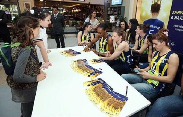 Fenerbahçe Kadın Basketbol Takımından 8 Mart Dünya Kadınlar Günü Için Özel Etkinlik