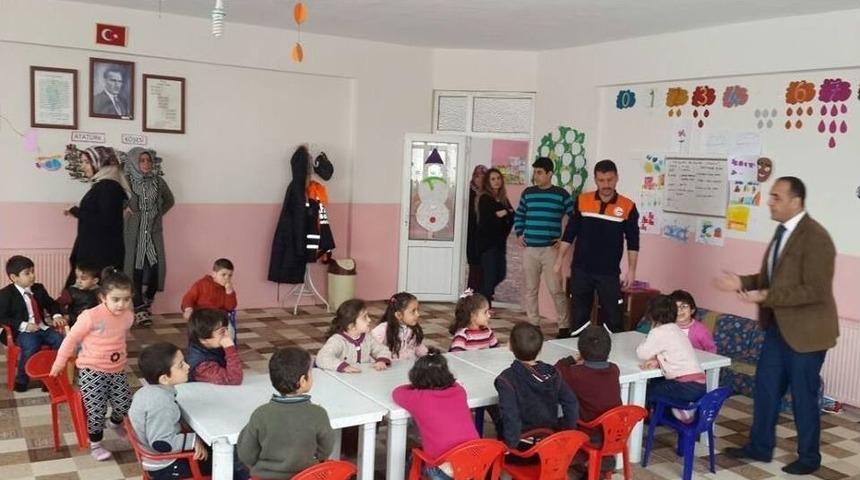 Afad&rsquo;ın Okullardaki Afet Bilinci Eğitimlerimiz Devam Ediyor