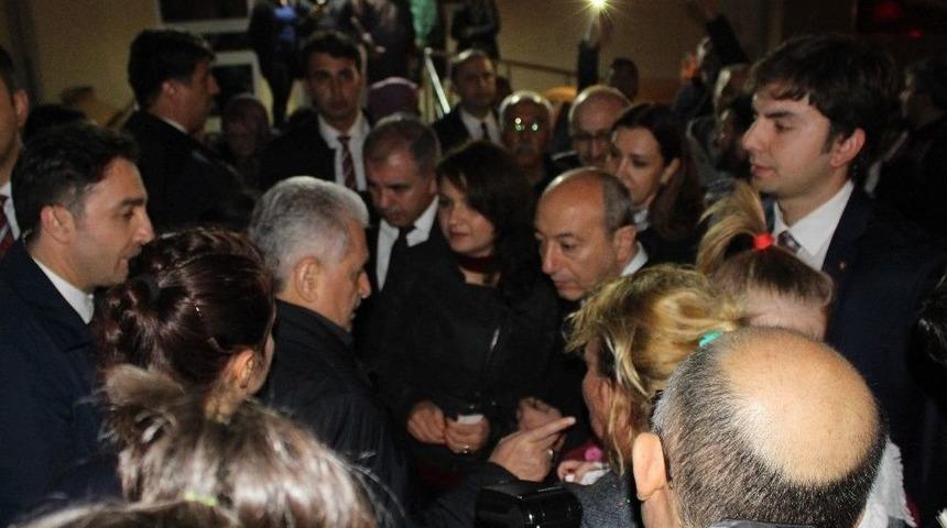 Başbakan Yıldırım&rsquo;dan Şehit Evine Ziyaret