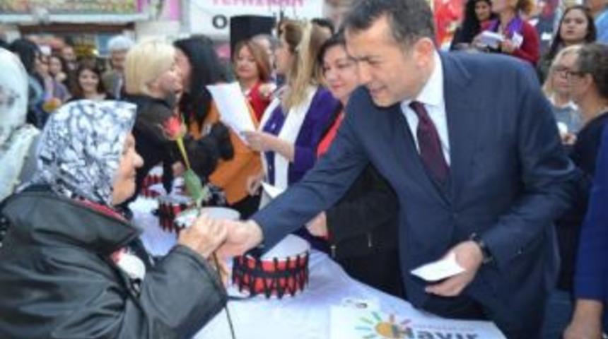 Mersin Barosu'nda, Kadınlar G&uuml;n&uuml; Etkinliğinde 'hayır' Gerilimi (2)