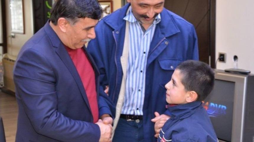 &Ccedil;ocuklarını 4 Yıl Sonra Yeniden G&ouml;rd&uuml;