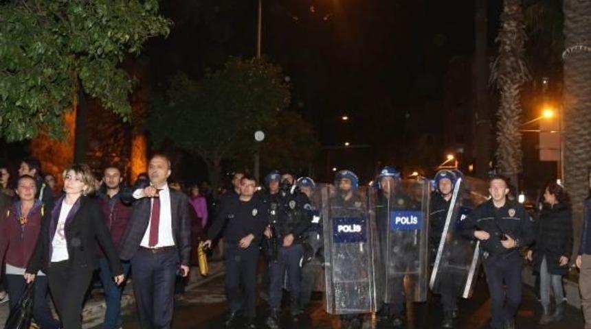 Antalya&rsquo;Da Y&uuml;r&uuml;mek Isteyen Kadınlara Polis M&uuml;dahalesi