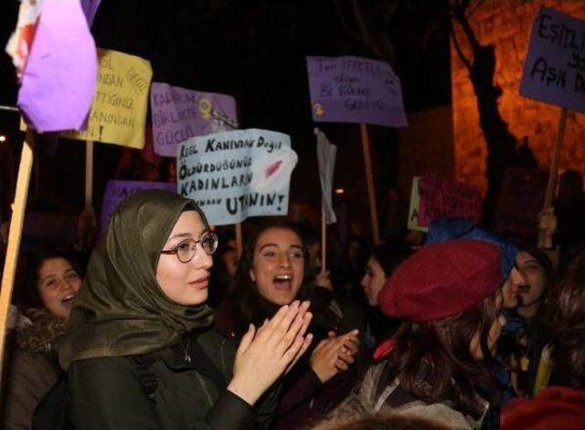 Antalya’Da Yürümek Isteyen Kadınlara Polis Müdahalesi