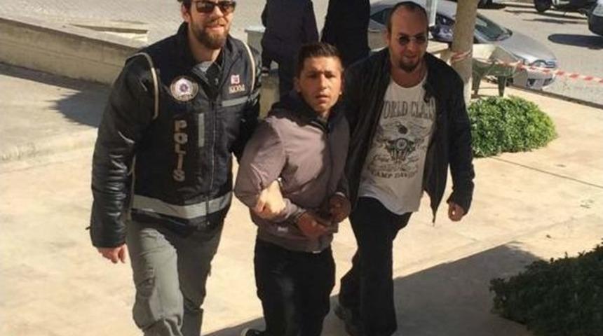 Parkta Uyuşturucu Satarken Yakalanıp Tutuklandı