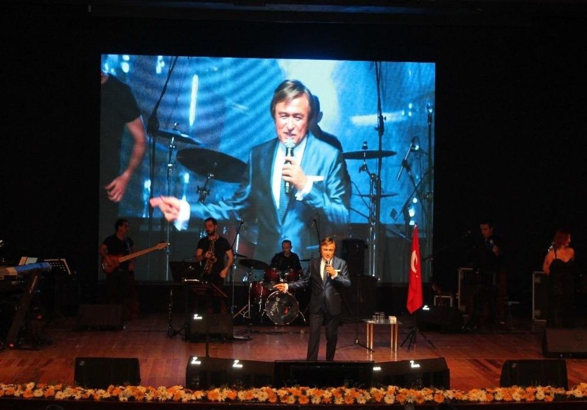 Erol Evgin 8 Mart&rsquo;ta Kadınlar İ&ccedil;in S&ouml;yledi