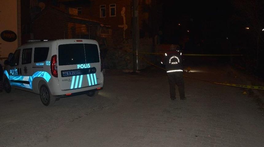 G&uuml;r&uuml;lt&uuml; Kavgasında Kan Aktı: 2 Yaralı