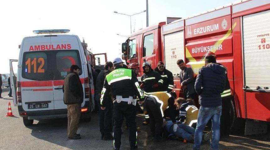 Erzurum&rsquo;da Tır İle Otomobil &Ccedil;arpıştı: 5 Yaralı