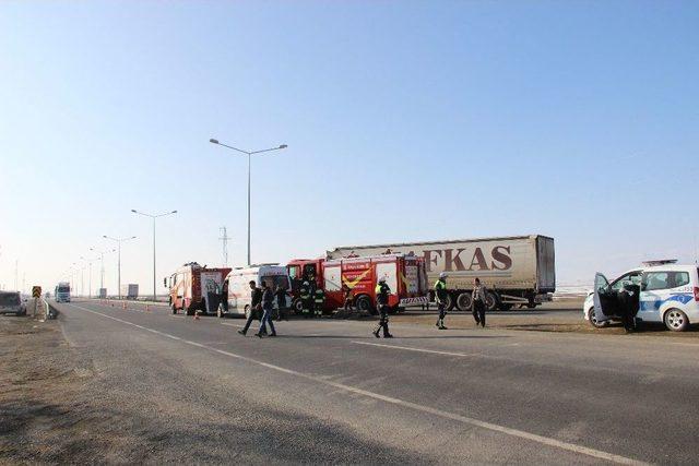 Erzurum’da Tır İle Otomobil Çarpıştı: 5 Yaralı