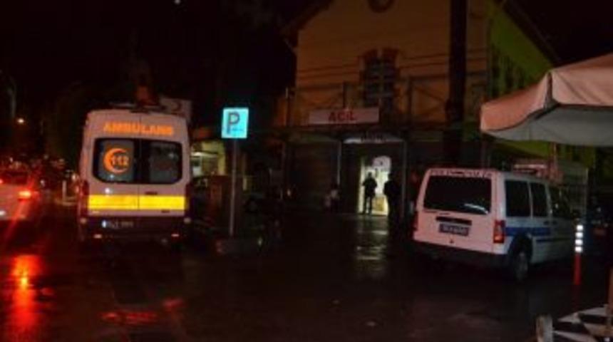 İzmir&rsquo;de Silahlı Kavga: 1&rsquo;i Ağır 2 Yaralı