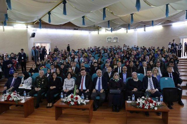 8 Mart Dünya Kadınlar Günü Erzincan Belediye Sarayında Düzenlenen Programlarla Kutlandı