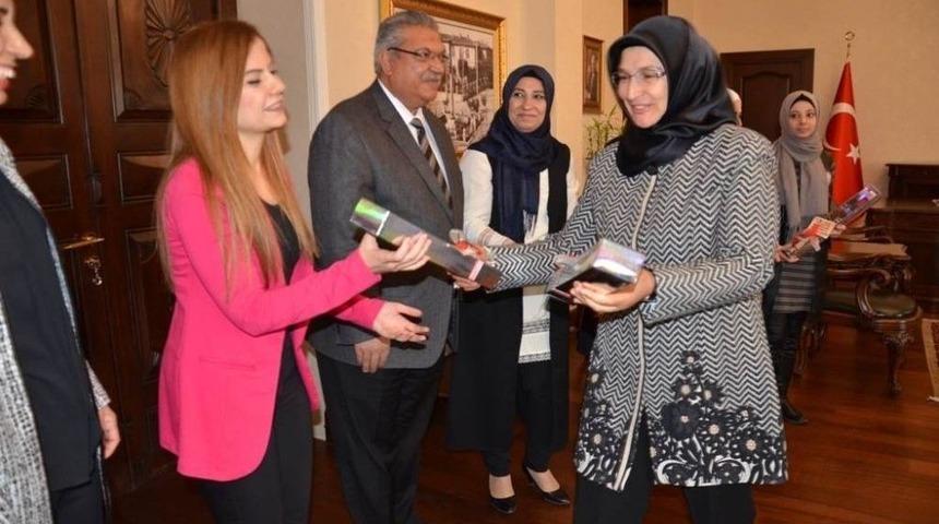 Suriyeli Kadınlar, Kilis Valisi İsmail &Ccedil;ataklı&rsquo;yı Ziyaret Etti