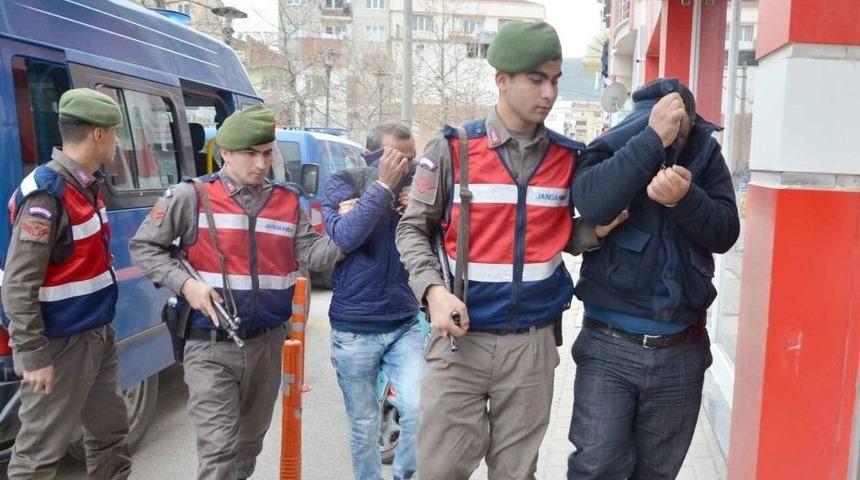 Tarihi İncil Ka&ccedil;ak&ccedil;ıları Adliyeye Sevk Edildi