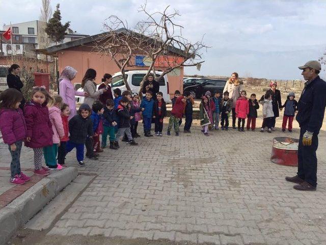 Anaokulu Öğrencilerine Yangın Tatbikatı