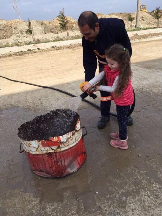 Anaokulu Öğrencilerine Yangın Tatbikatı