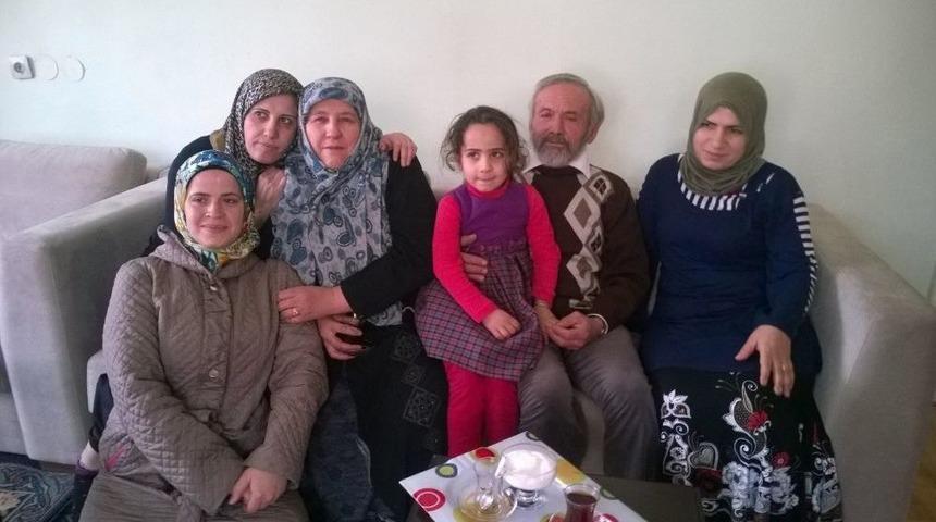 M&uuml;ltecilere Hem Evlerini Hem G&ouml;n&uuml;llerini A&ccedil;an &Ccedil;ift Uluslararası İyilik &Ouml;d&uuml;l&uuml;&rsquo;ne Layık G&ouml;r&uuml;ld&uuml;