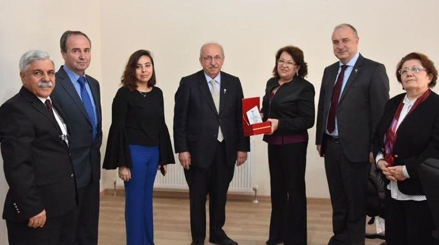 Vatandaştan Teski&rsquo;ye Tarla Bağışı