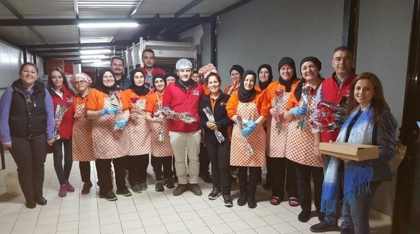 Vosvoslar Kadınlar İ&ccedil;in Kontak A&ccedil;tı