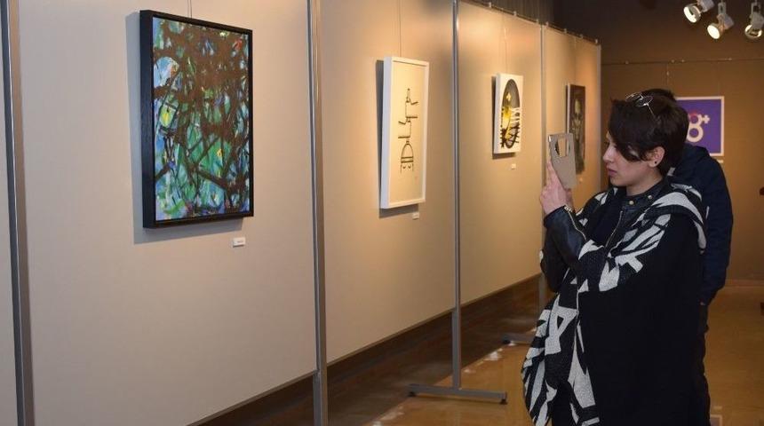 Akaum&rsquo;dan "kadına Dair" Sergi Ve Tiyatro