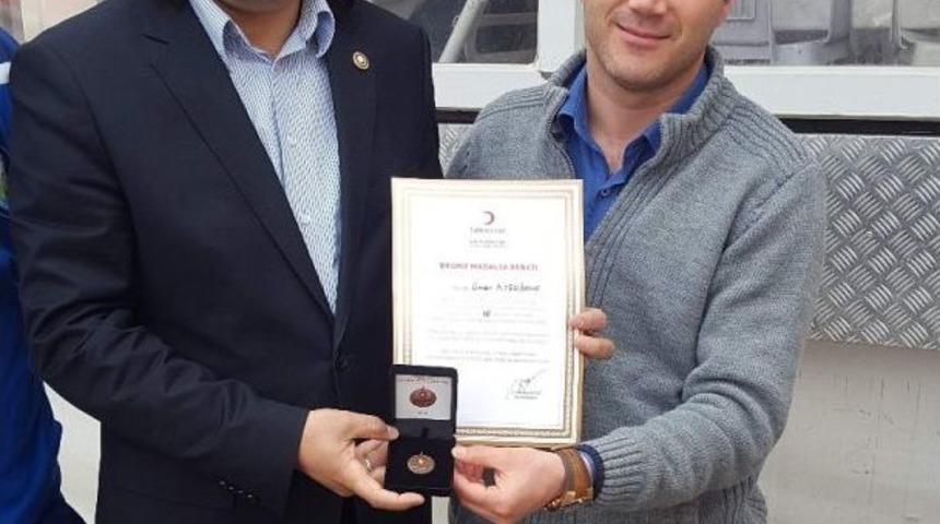 Akdağmadeni&rsquo;nde 10. Kan Bağışını Yapan 5 Kişiye Bronz Madalya Verildi