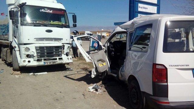 Silopi’de Trafik Kazası: 4 Yaralı