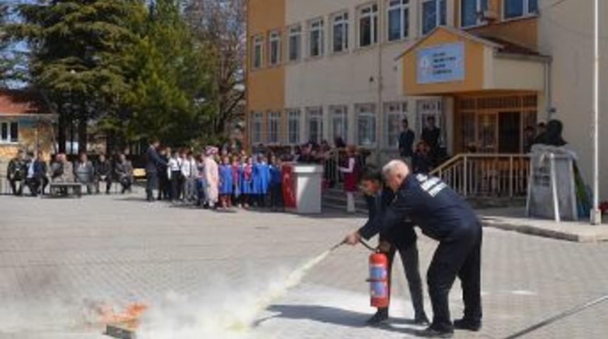&Ouml;ğrencilere Yangınlara Karşı Bilgilendirme Eğitimi