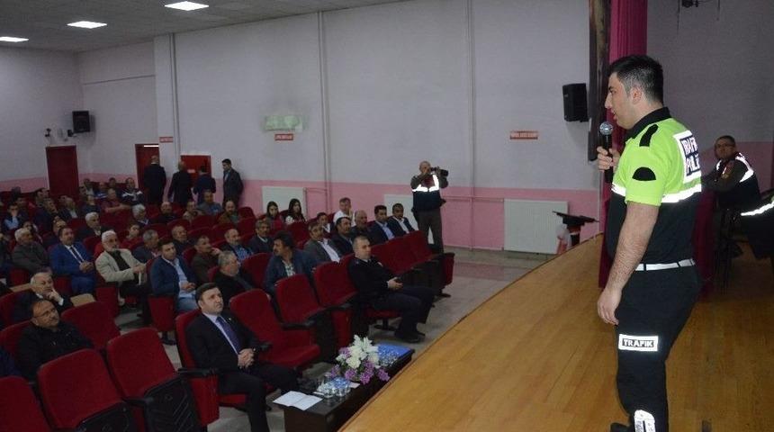 Niksar&rsquo;da Servis Şof&ouml;rlerine Seminer Verildi