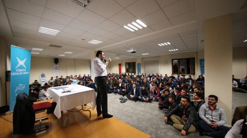 Mustafa Akış, Gen&ccedil;lere Yeni Cumhurbaşkanlığı Sistemini Anlattı