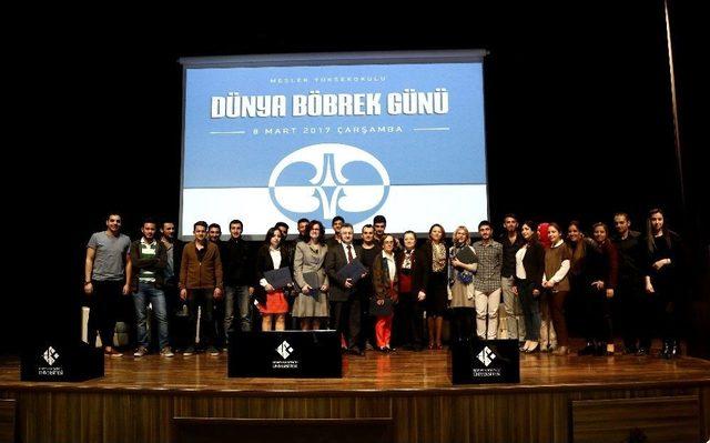 Son Yıllarda Böbrek Hastalarının Da, Hasta Bakıcılarının Da Sayısı Artıyor