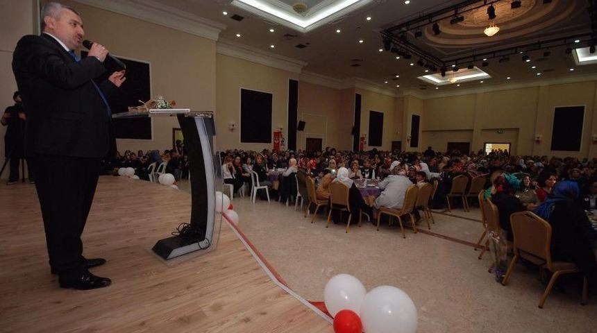 Başkan Baran, Kadınlar G&uuml;n&uuml; Etkinliğine Katıldı