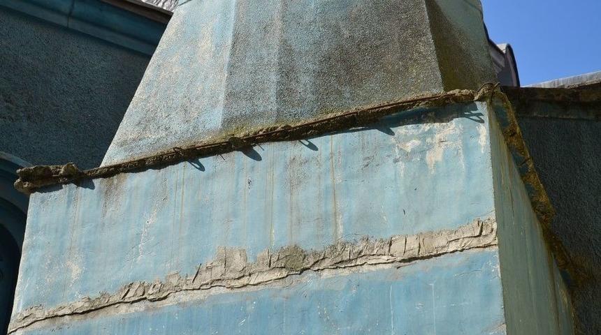 Tehlike Sa&ccedil;an Minareye Belediye El Attı