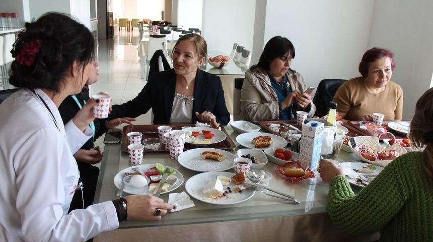 D&uuml;nyam Hastanesi Kadınları Buluşturdu