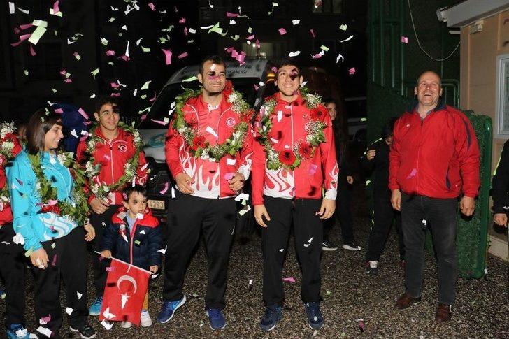 Avrupa Şampiyonuna Coşkulu Karşılama G5