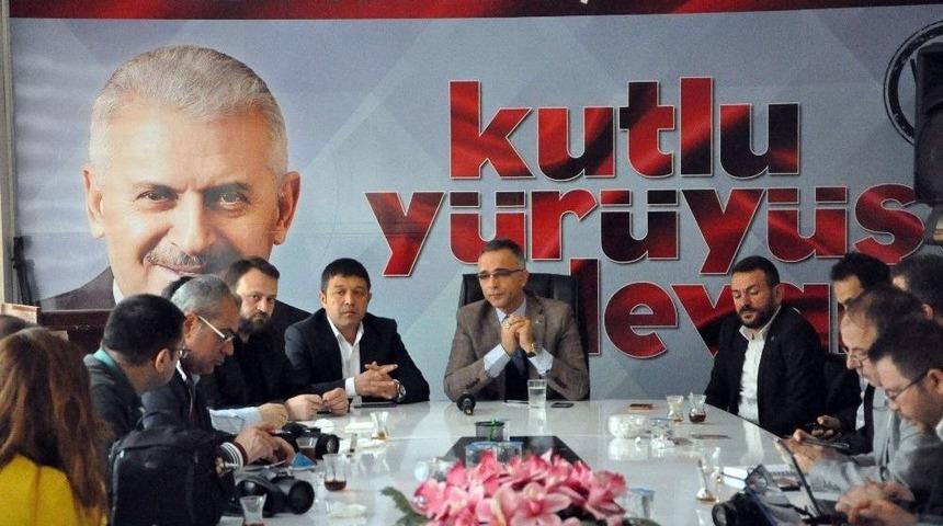 Ak Parti Gebze İl&ccedil;e Teşkilatı, 8.a&ccedil;ılış Bayramı &Ouml;ncesi Basın İle Buluştu