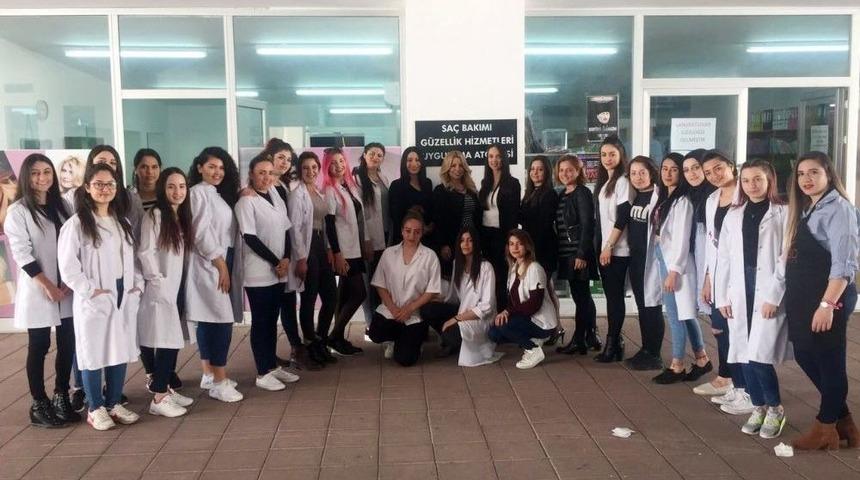 Yd&uuml; Sa&ccedil; Bakımı Ve G&uuml;zellik Hizmetleri &Ouml;ğrencilerinden, 8 Mart D&uuml;nya Emek&ccedil;i Kadınlar G&uuml;n&uuml;ne &Ouml;zel Etkinlik