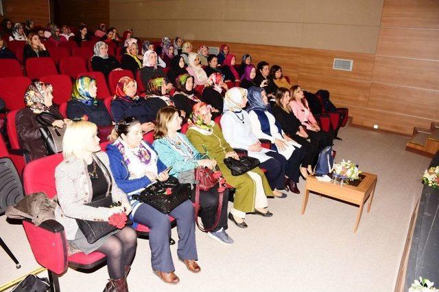 Kadınlar Gününde Özel Anneler Unutulmadı