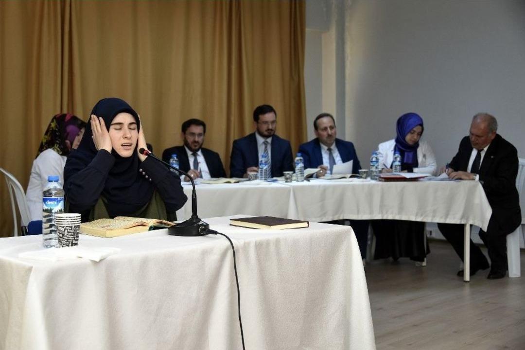 G&uuml;m&uuml;şhane&rsquo;de Gen&ccedil; Nida Kur&rsquo;an Okuma Yarışması D&uuml;zenlendi