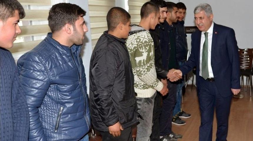 Başkan Polat &Ouml;ğrencilerle Tecr&uuml;belerini Paylaştı