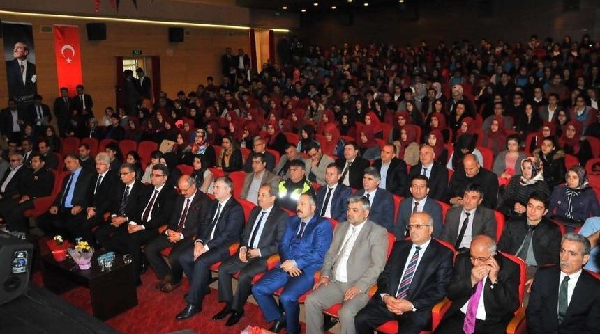 Akşehir&rsquo;de "istiklal Şairini İstikbale Taşımak" Paneli Ger&ccedil;ekleştirildi