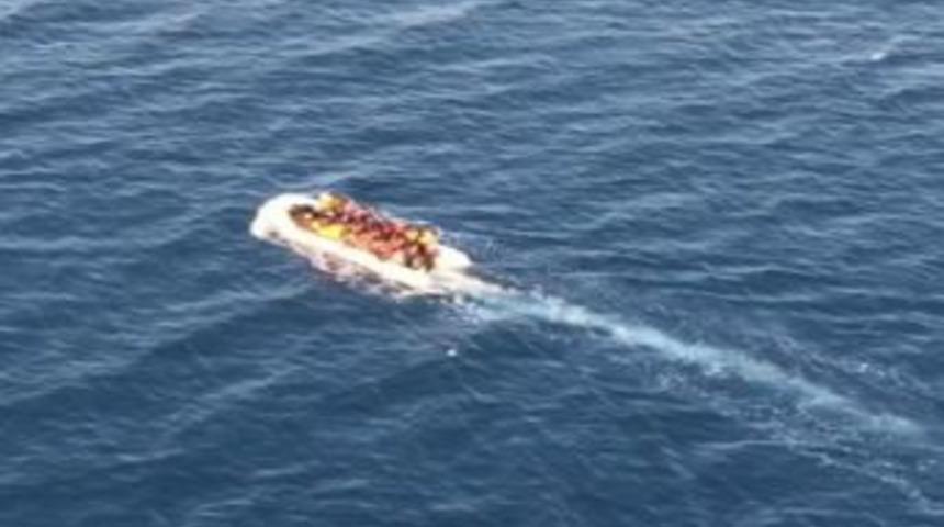 Kuşadası K&ouml;rfezi&rsquo;nde 54 Ka&ccedil;ak G&ouml;&ccedil;men Yakalandı