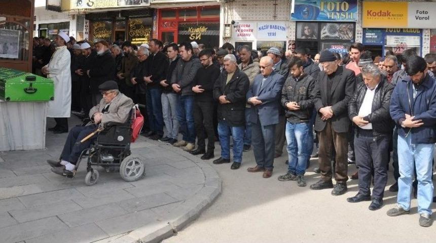 Antalya&rsquo;da &Ouml;ld&uuml;r&uuml;len Kadın Kahramanmaraş&rsquo;ta Toprağa Verildi