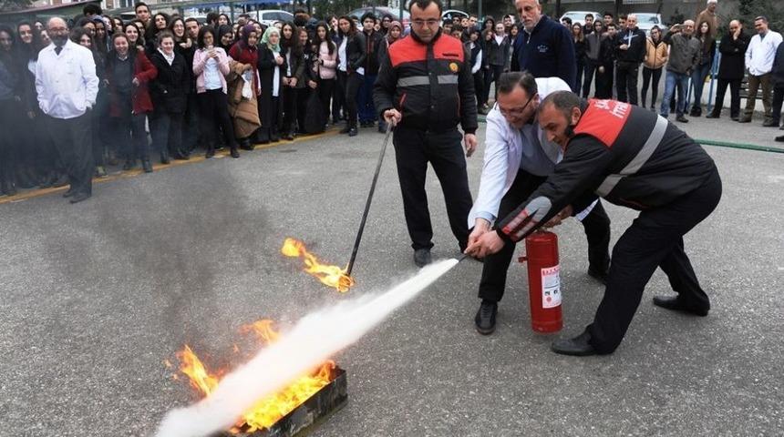 İtfaiyeden 17 Bin Kişiye Yangın Eğitimi