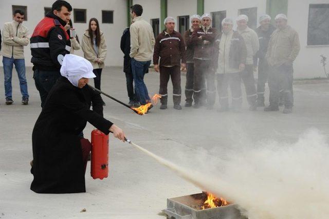 İtfaiyeden 17 Bin Kişiye Yangın Eğitimi