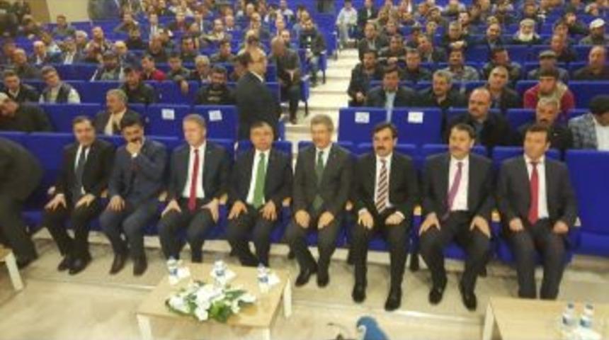 Kayseri Şeker&rsquo;in Şarkışla &Ccedil;ift&ccedil;i Eğitimi&rsquo;ne Bakan İsmet Yılmaz Da Katıldı