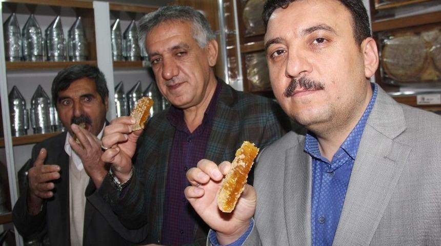 Bingöl’den Karatay’ın "bal Yemeyin" Uyarısına "ona Uymayın ‘bal’ Yiyin" Cevabı