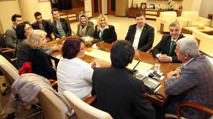 Başkan Karaosmanoğlu, Dernek Başkanları Ve Y&ouml;netimlerini Makamında Ağırladı