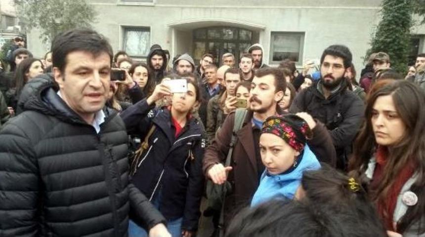 Bilgi &Uuml;niversitesi'nde "saldırı" Protestosu